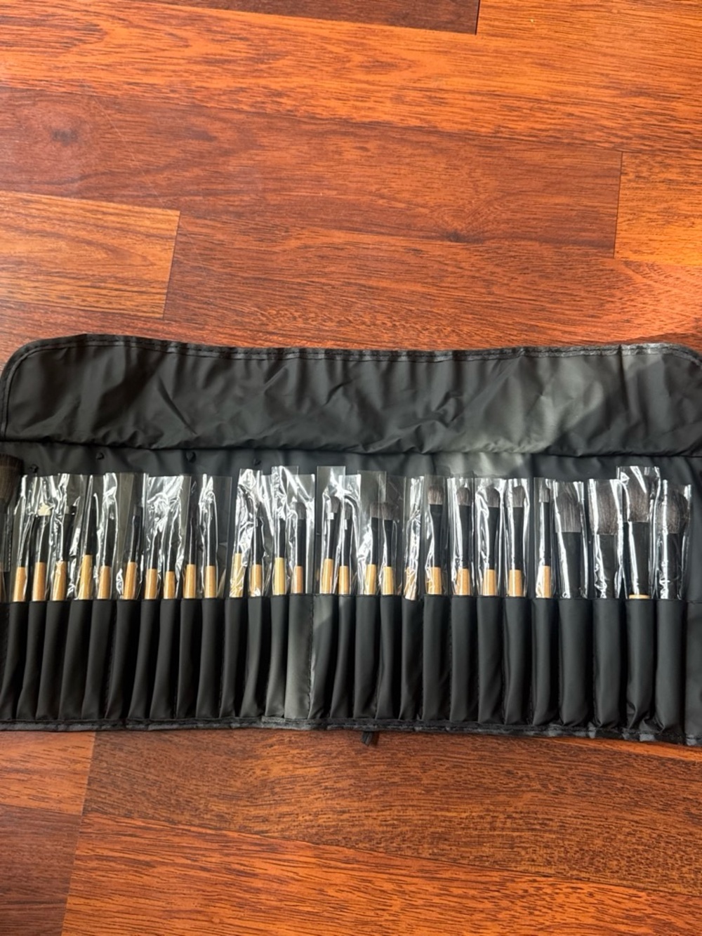 NWOT 20 pc Black Makeup Brush Set